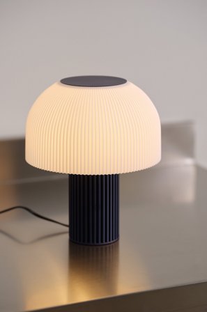 Jotex - MAYA bordlampe hvit/blå - Kjøp Bordlamper hos Jotex