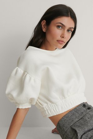 Trendyol Kurzer Sweater Mit Ballonärmeln - Ballonärmel Pullover - OffWeiß - Medium