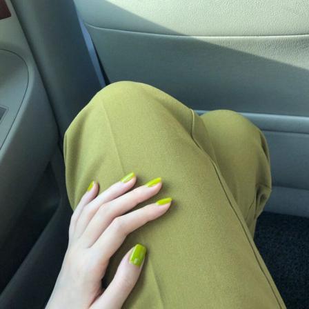 Manikyr Kort Avokado Grön Nagellapp 24st