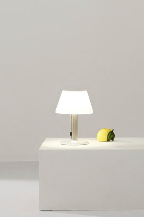 Jotex - Solcellelampe Solia Hvit - Kjøp Utebelysning hos Jotex