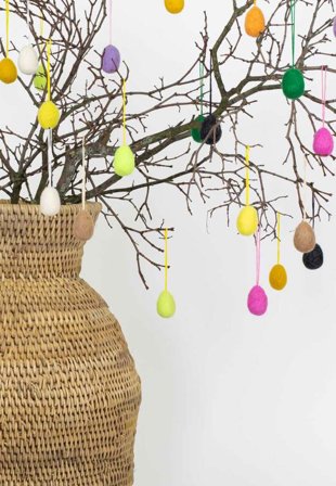 A World of Craft Felt Egg Bright Påskhänge Dekoration Flerfärgad 3x2 cm