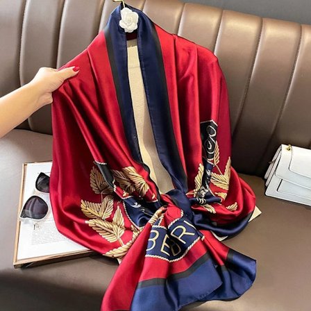 Hevosaiheinen vaakunapainettu huivi/shaali, 180 cm x 90 cm, punainen, sininen ja kulta, uusi.