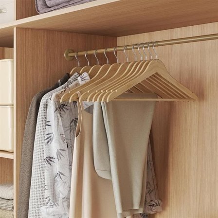 Koivupuusta valmistetut ripustimet 30-pack pyörivällä koukulla ja olkapääuralla varustettuna