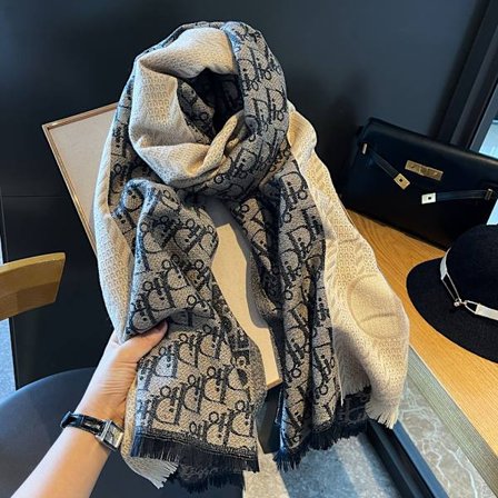 Klassinen kirjain D kaksinkertainen värilohko raaka reuna kalanruoto twill pehmeä vaha huivi naisille talvi