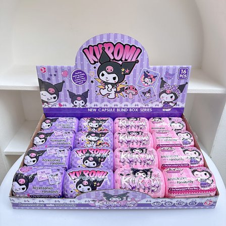 Sanrio Overraskelseskapselsett - 16 stk Samleleker med Figurer, Klistremerker eller Kort