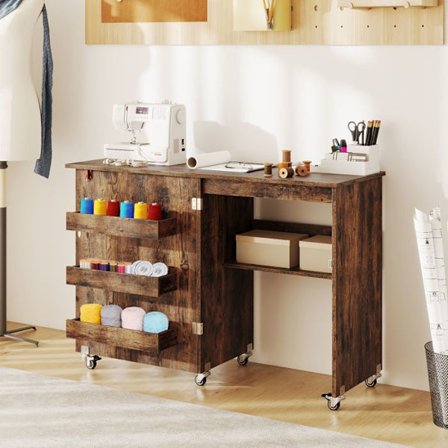 COSTWAY Foldbar Sybord på Hjul - 3 Kasser til Spoler med Opbevaringshylde, Magnetskuffe til Studio Brun