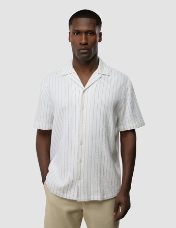 Shaping New Tomorrow - Seersucker Short Sleeve Shirt - Blue Stripes - Herre - Størrelse L