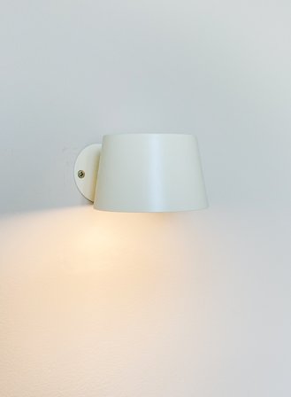 Recharge vegglampe - matt beige