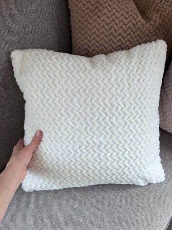 MT Studio Putetrekk Sikksakk Hvit 45x45