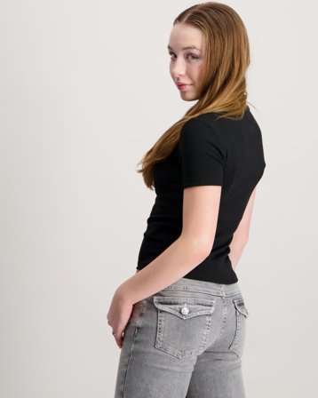 Kids ONLY KOGELVA JUNE EMB S/S TEE CS JRS Svart T-shirts Tjej - Kids Brand Store