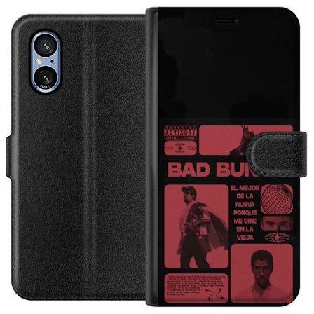 Kompatibelt Lommeboketui til Sony Xperia 5 V Bad Bunny NFL-inspirert skjoldlogo med amerikansk fotball og stjerner