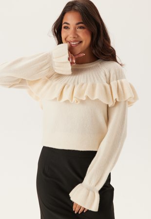 Happy Holly - Flounce Sweater - Cream - Kläder - - Bubbleroom