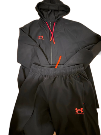 Svarta Under Armour träningskläder