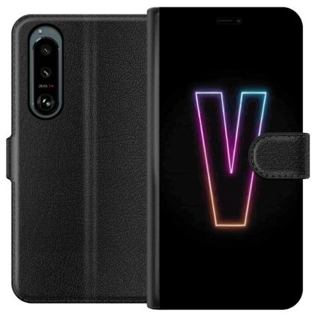 Yhteensopiva Lompakkokotelo Sony Sony Xperia 5 III Neonkirjain V värikoodattu valossa mustaa taustaa vasten, minimalistinen muotoilu selkeällä hehk