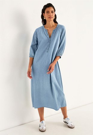 Cellbes of Sweden - Denimkjole med knapper i lys blå / denim for damer i størrelse 46/48