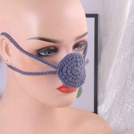 Håndlaget nesemaske i ull, pustende, komfortabel og varm, egnet for utendørsaktiviteter.