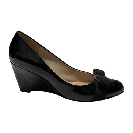 Salvatore Ferragamo Pre-owned Flo Vara Wedges in Patent Leather Sort, Dame Vintage Sko, Størrelse: 38 EU