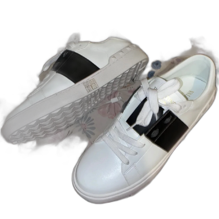 Vita sneakers med svart detalj