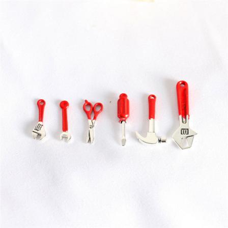Mikrominiatyrmöbler Små småskaliga leksaksdockor Hus DIY Decora Mini hammarnyckel Red