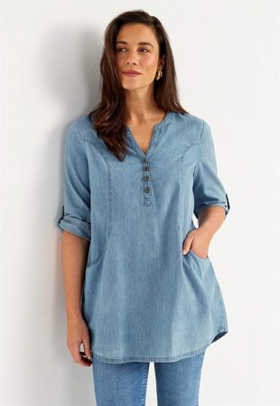 Cellbes of Sweden - Denimtunika med lommer i lys blå / denim for damer i størrelse 54/56