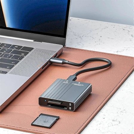 CFexpress Minneskort Typ B + Typ A USB 3.1 Gen2 10Gbps Kortläsare