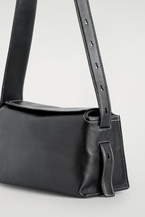 COS Women's Borsa A Tracolla Plinth In Pelle in Nero