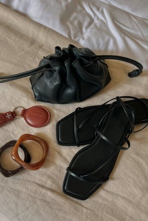 Lydia Tomlinson x NA-KD Riemchensandale - Flache Schuhe - Schwarz - EU 38