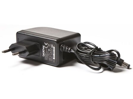 BROTHER Nätadapter ADE001EU - Lyreco - Kontorsmaskiner - Märkmaskiner och tape - Tillbehör märkmaskiner
