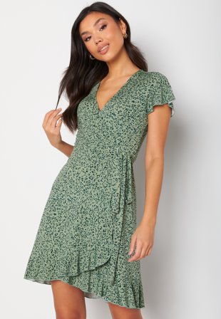 BUBBLEROOM Naomi wrap mini flounce dress Green / Leopard Klær