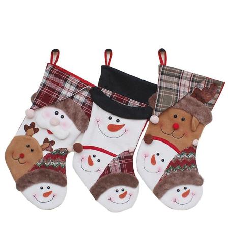 Set med 3 julstrumpor - tomte, snögubbe, rendekorationer