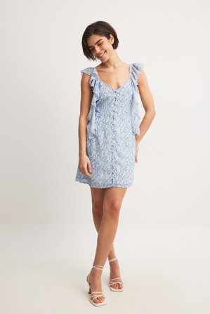 NA-KD Ruffle Shoulder Chiffon Mini Dress - Chiffonkleider - Blau/Blumen - EU 42