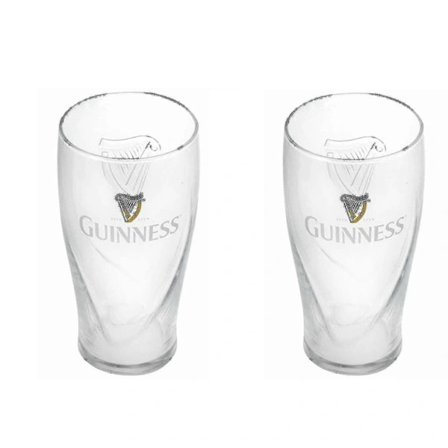 2 Guinness-tuoppilasia