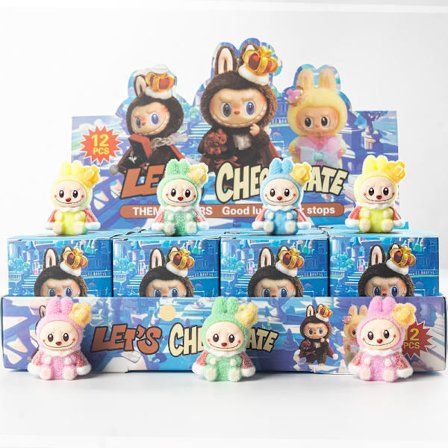 12-pakning Monster Julekalender 2025 – Overraskelses Blindboks med Hule Juledekorasjoner & Trendy Leker, King Edition