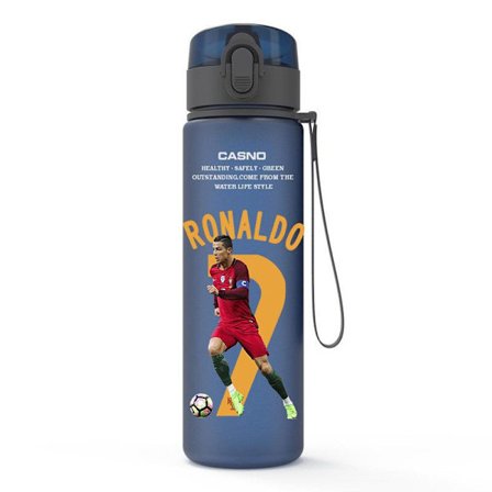 Enkel og bærbar fotball-tema vannflaske for menn, perfekt for sommerens VM-fans, med CR7 som dribler ballen.