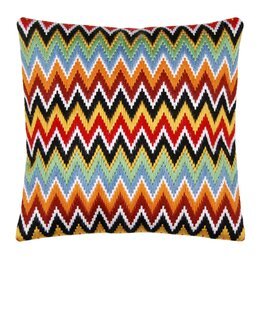 Kirjontapakkaus Tyyny Pitkäpisto Sik-sak