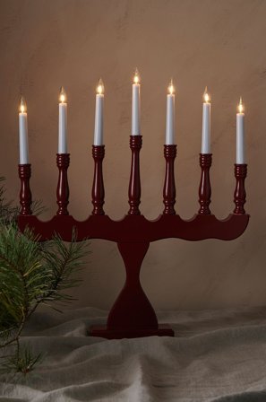 Markslöjd - Adventslysestake Svaneholm - Rød - Adventsstaker - Fra Homeroom