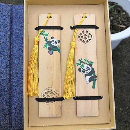 2 stk Naturtræ Bogmærker, Panda Julemærker med Gaveæske til Mænd Kvinder Gaver