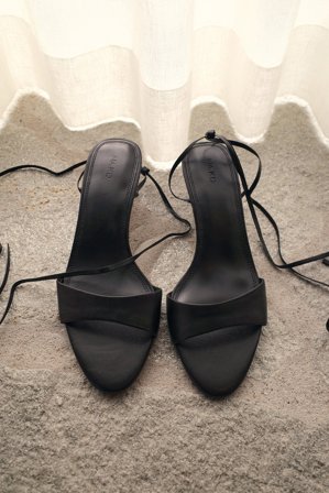 NA-KD Leder-High-Heels mit Knöchelriemchen - Lederschuhe - Schwarz - EU 39