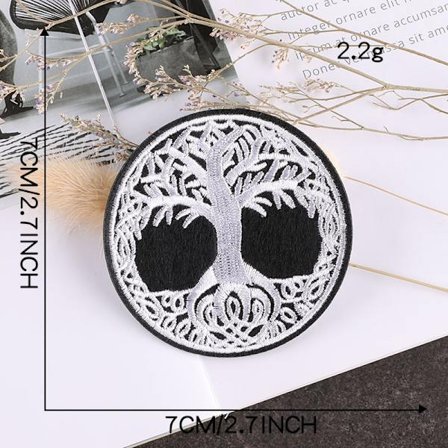Broderet patch i form af Yggdrasil, livets træ i