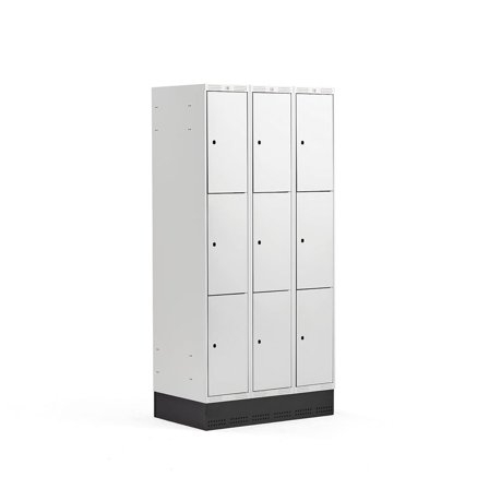3 door locker CLASSIC, skirting base, 3 modules, 1890x900x550mm, grey