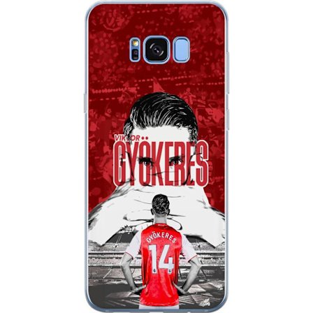 Yhteensopiva Puhelinkuori Samsung Galaxy S8 Punainen dramaattinen kollaasikuva, jossa esiintyy Viktor Gyökeresin muotokuva ja pelaajia takaapäin areen