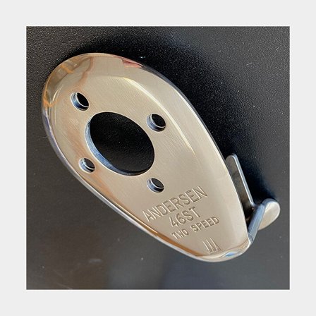 Andersen Selftailing arm 46ST >02.1993 i rostfritt stål för vinsch med svart topp och fyra oförsänkta skruvar.