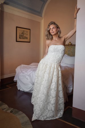 Lovisa Wallin x NA-KD Bandeau-Maxikleid mit Blumenmuster - Trägerlose Kleider - OffWeiß - EU 40