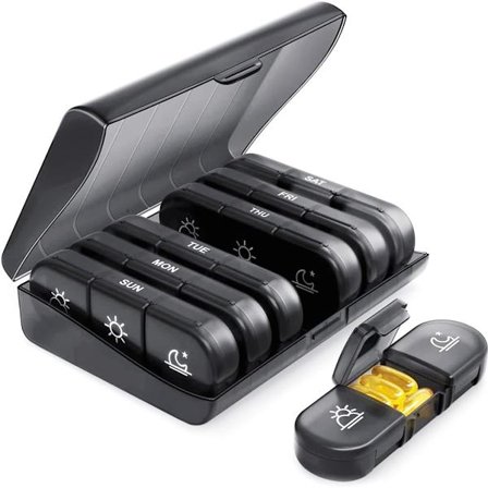 1 kpl - Kannettava matkapillerikotelo - Matkalääkemuistutuskotelo - 3 kertaa päivässä - Musta - 156 x 120 x 40 mm