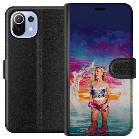 Kompatibelt Lommeboketui til Xiaomi Mi 11 Lite Blond kvinne i fargerik strandantrekk som leker i havet ved solnedgang