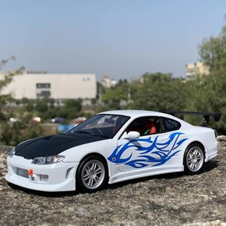 1/24 Nissan Silvia S15 Refit Wide Body Bilmodell Diecasts Metall Leksak Prestanda Sportbilmodell Simuleringskollektion Barnpresent