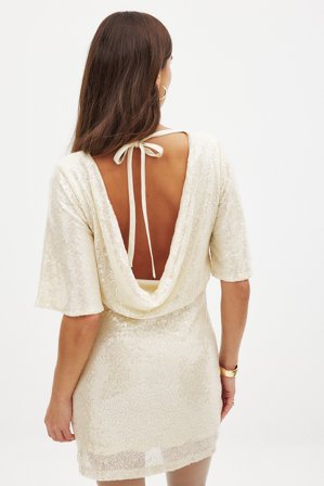 NA-KD - Minikjole med paljetter og vannfallseffekt - Festkjoler - Beige - L