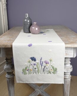 Stickpackung Tischdecke Lila Gartenglanz