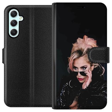 Kompatibelt Lommeboketui til Samsung Galaxy A34 Lady Gaga portrett med solbriller og dramatisk sminke i mørk glamorøs stil