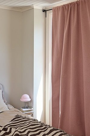 Jotex - Verduisteringsgordijn 1 Lengte Lichtroze Lichtroze - MOONBEAM - Koop Verduisterende gordijnen bij Jotex